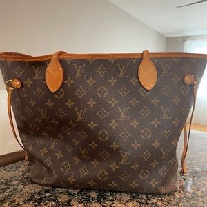 Luis Vuitton never full bag